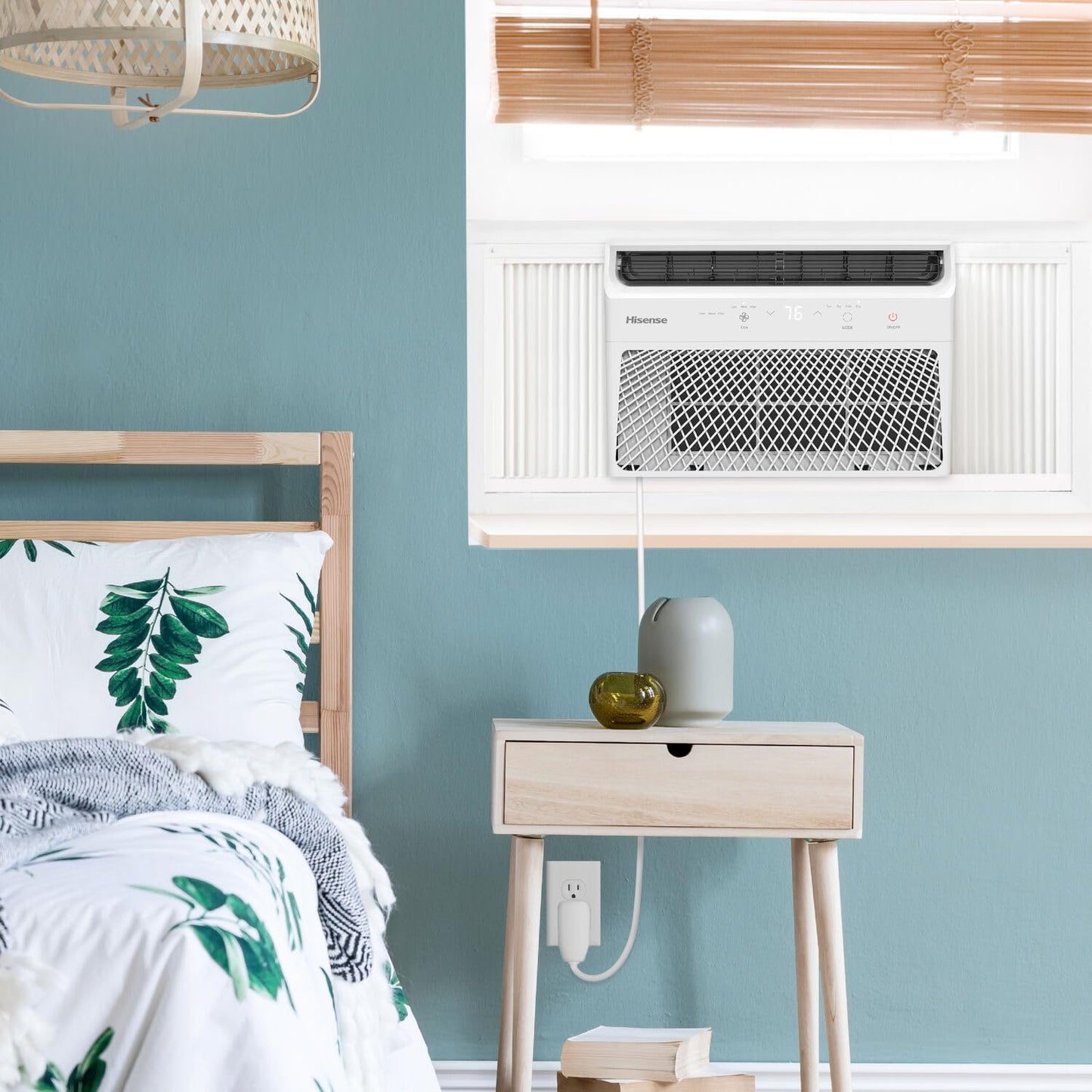 Hisense AHW1022CW1W 10,000 Smart Air Conditioner with Wi-fi Control, Dehumidifier, and Remote, 115V, Window AC Unit for Apartment, Bedroom, Medium Rooms up to 450 Square Feet in White, 10000 BTU